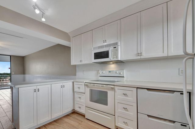 4640 W Lucerne Lakes Blvd W W 502, Lake Worth, FL 33467