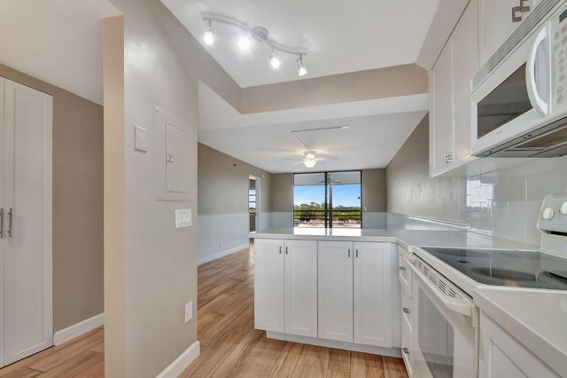 4640 W Lucerne Lakes Blvd W W 502, Lake Worth, FL 33467