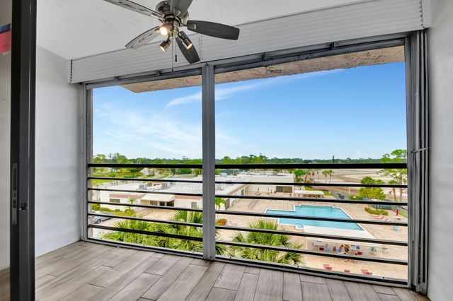 4640 W Lucerne Lakes Blvd W W 502, Lake Worth, FL 33467