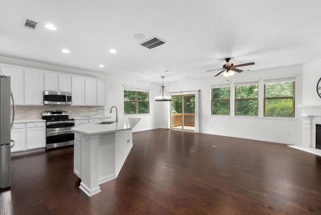 1575 Trailview Way NE, Atlanta, GA 30329