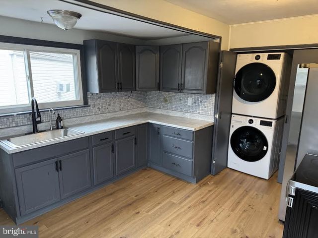 204 SCAMMELL DR, Browns Mills, NJ 08015