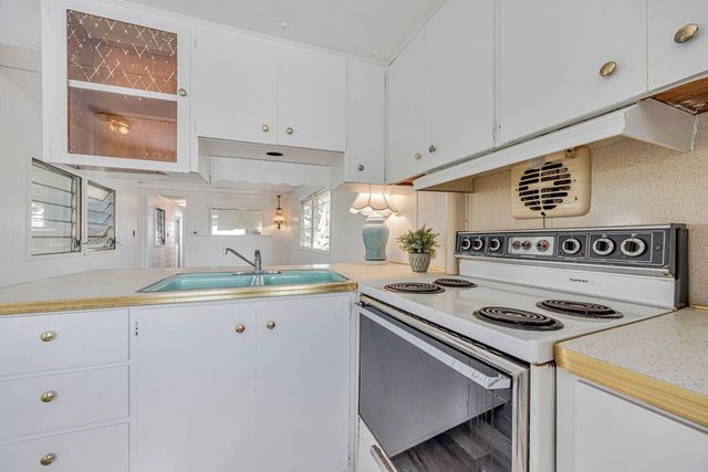 14556 Glenview Drive, Delray Beach, FL 33445