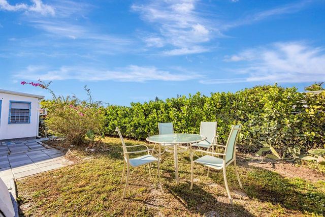 14556 Glenview Drive, Delray Beach, FL 33445