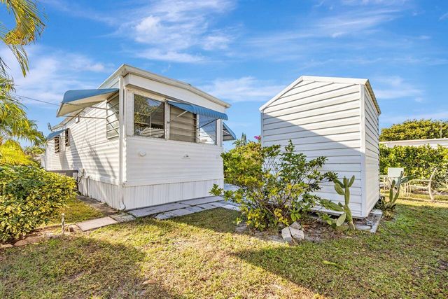 14556 Glenview Drive, Delray Beach, FL 33445