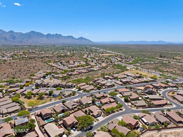 38946 S Running Roses Lane, Tucson, AZ 85739