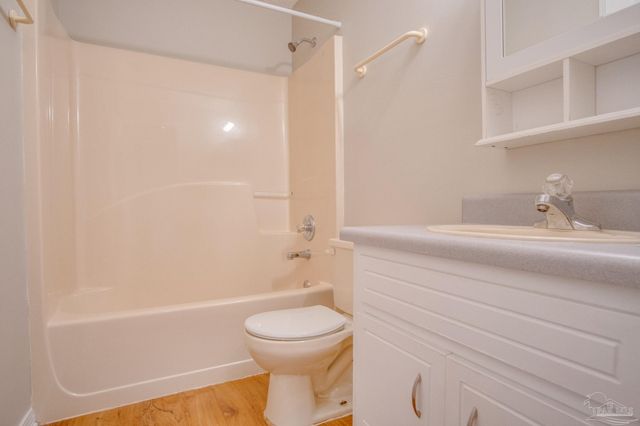 2974 Duke Dr, Gulf Breeze, FL 32563