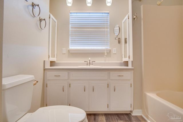 2974 Duke Dr, Gulf Breeze, FL 32563