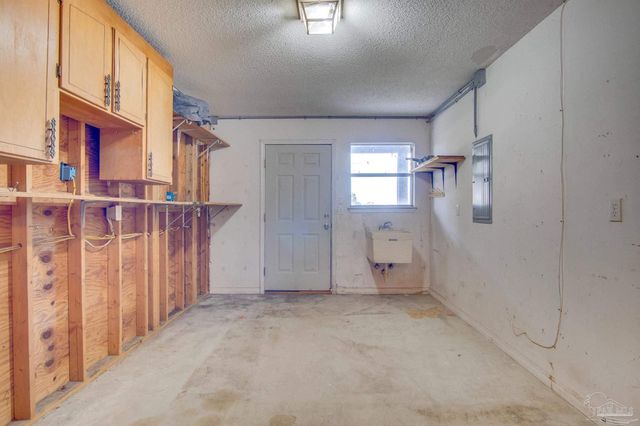 2974 Duke Dr, Gulf Breeze, FL 32563