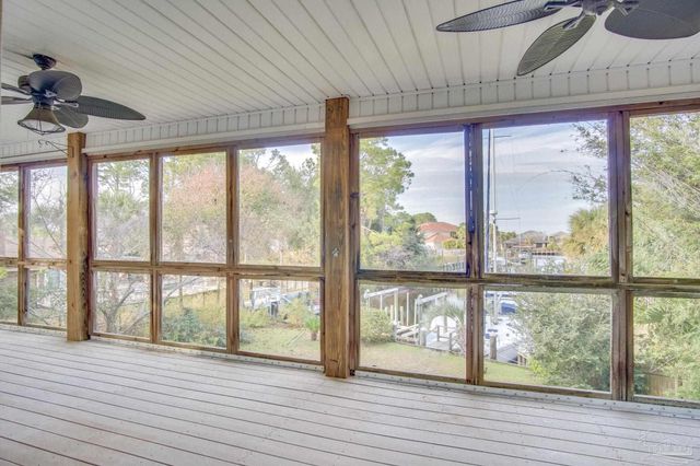 2974 Duke Dr, Gulf Breeze, FL 32563