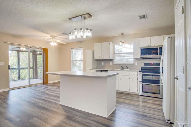 2974 Duke Dr, Gulf Breeze, FL 32563