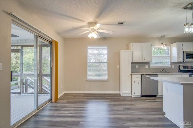 2974 Duke Dr, Gulf Breeze, FL 32563