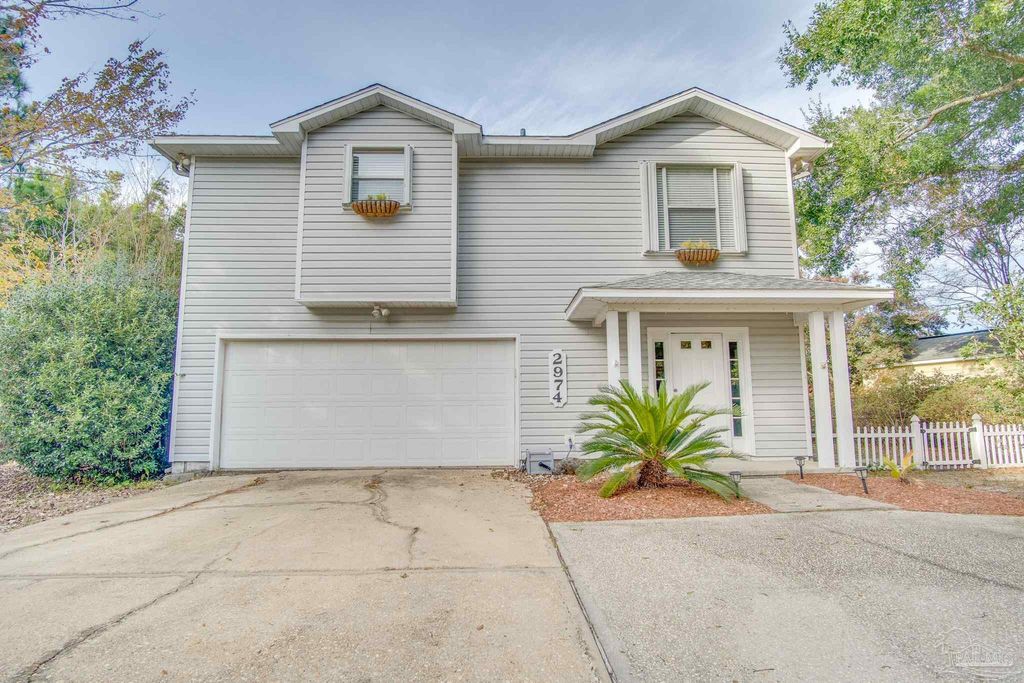 2974 Duke Dr, Gulf Breeze, FL 32563