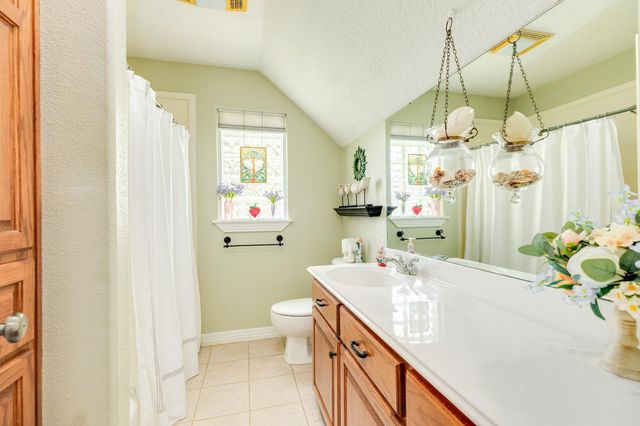 604 Enchanted Oaks Drive, Angleton, TX 77515