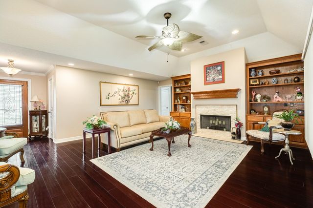 604 Enchanted Oaks Drive, Angleton, TX 77515
