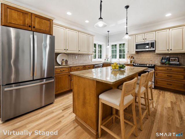 9 Ventres Way, Burlington, CT 06013