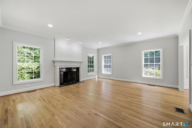 9 Ventres Way, Burlington, CT 06013