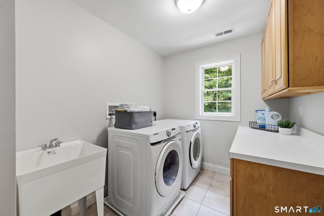 9 Ventres Way, Burlington, CT 06013