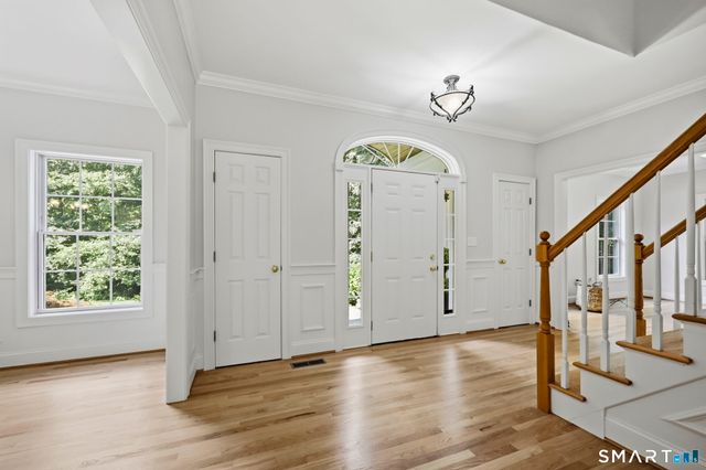 9 Ventres Way, Burlington, CT 06013