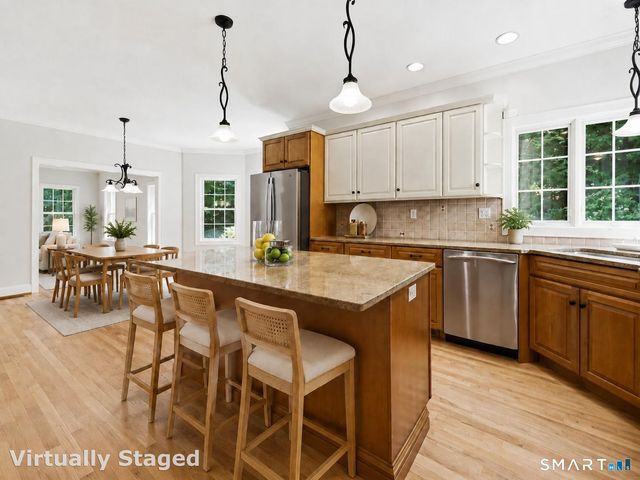9 Ventres Way, Burlington, CT 06013