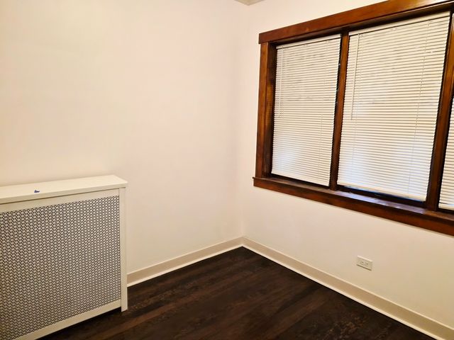 7826 S Bennett Avenue 1, Chicago, IL 60649