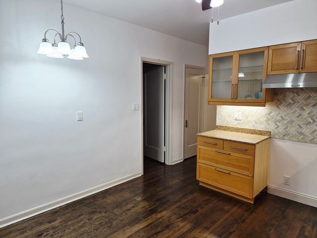 7826 S Bennett Avenue 1, Chicago, IL 60649