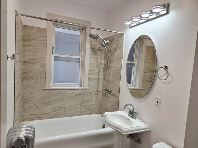 7826 S Bennett Avenue 1, Chicago, IL 60649