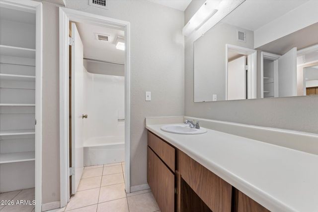 4444 E PARADISE VILLAGE Parkway N 231, Phoenix, AZ 85032