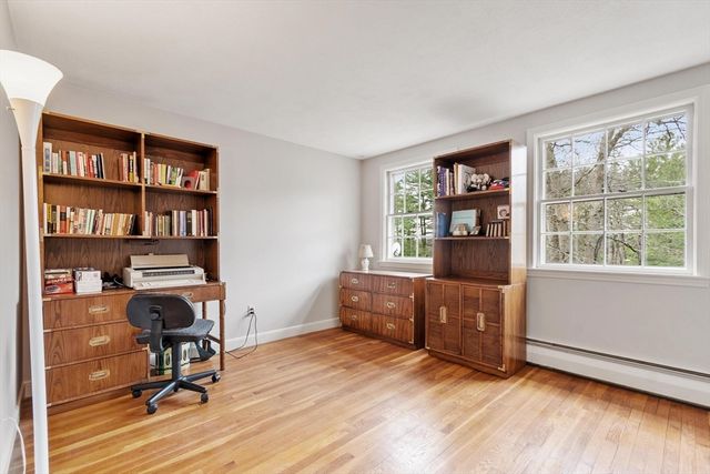 31 Old Stagecoach Rd, Bedford, MA 01730