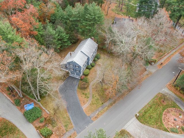 31 Old Stagecoach Rd, Bedford, MA 01730