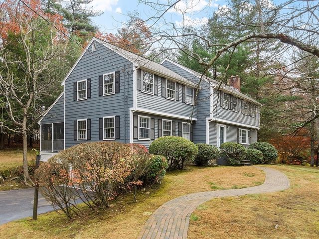 31 Old Stagecoach Rd, Bedford, MA 01730