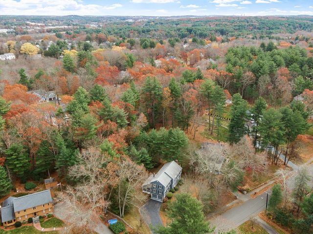 31 Old Stagecoach Rd, Bedford, MA 01730