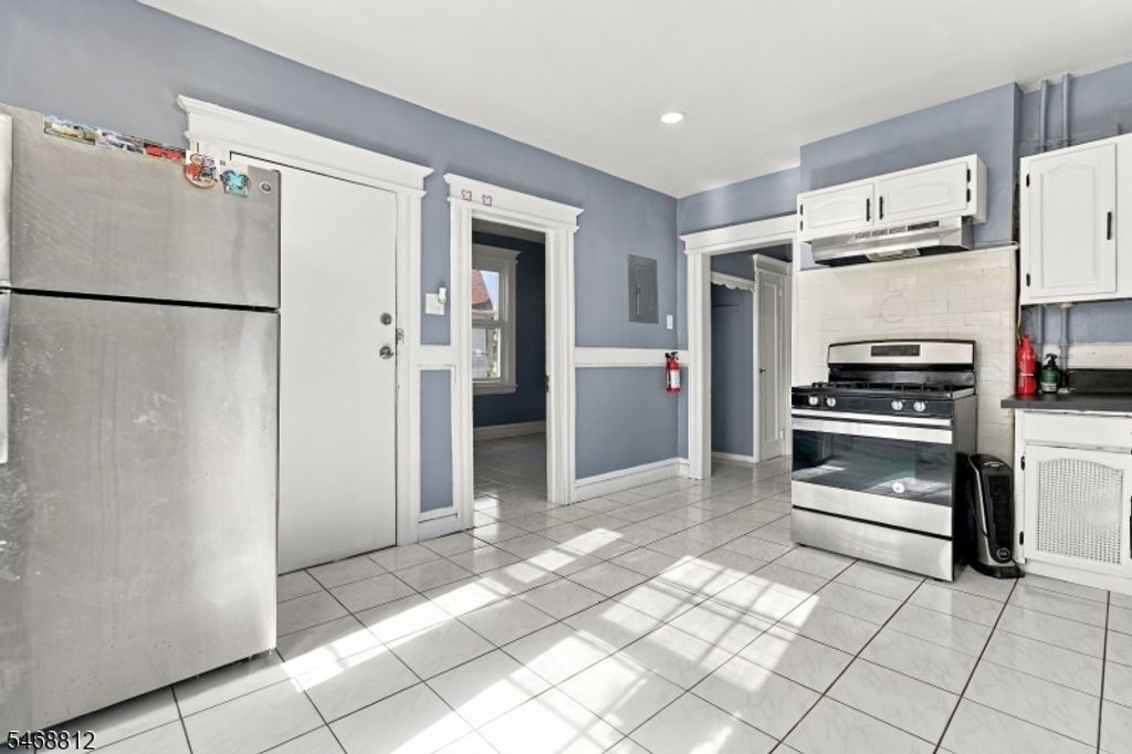 12 Bock Ave, Newark City, NJ 07112 — photo 3