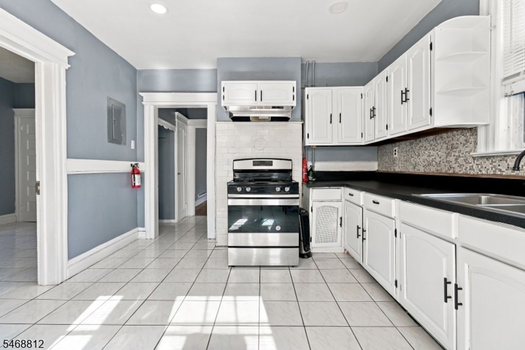 12 Bock Ave, Newark City, NJ 07112 — photo 4