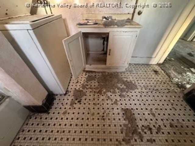 1626 King Street, South Charleston, WV 25303