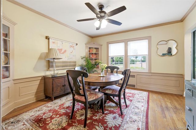 21 Maple Street, Malverne, NY 11565