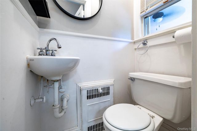 21 Maple Street, Malverne, NY 11565