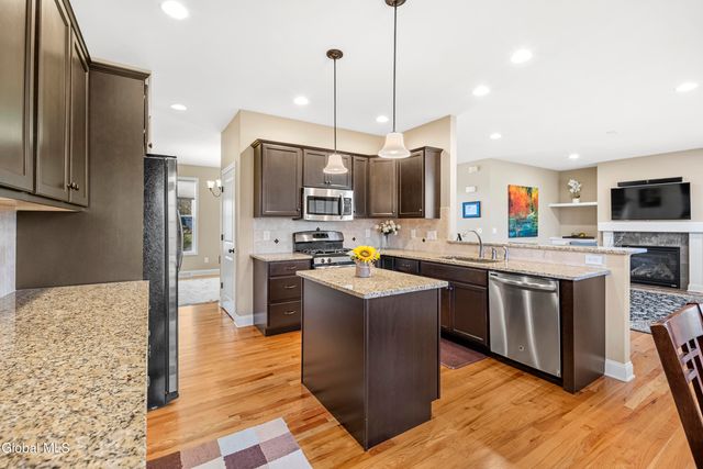 42 Chester Drive, Halfmoon, NY 12118