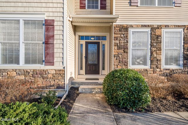 42 Chester Drive, Halfmoon, NY 12118