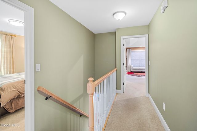 42 Chester Drive, Halfmoon, NY 12118