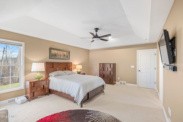 42 Chester Drive, Halfmoon, NY 12118