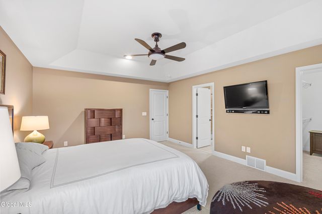 42 Chester Drive, Halfmoon, NY 12118