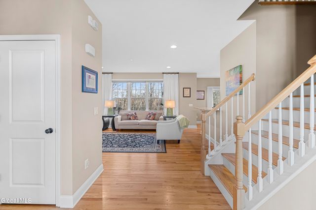 42 Chester Drive, Halfmoon, NY 12118