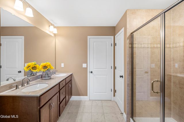 42 Chester Drive, Halfmoon, NY 12118