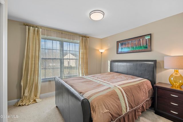 42 Chester Drive, Halfmoon, NY 12118