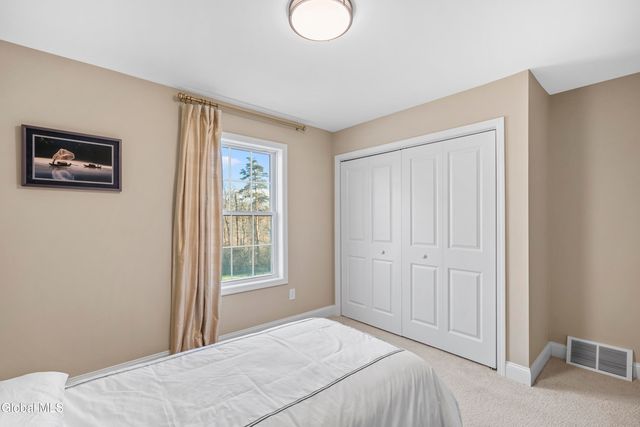 42 Chester Drive, Halfmoon, NY 12118