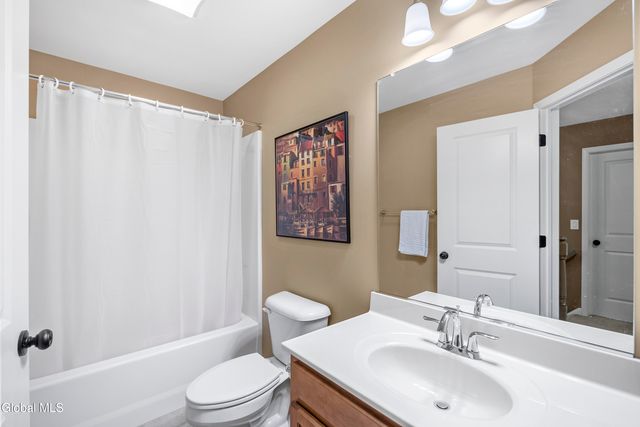 42 Chester Drive, Halfmoon, NY 12118