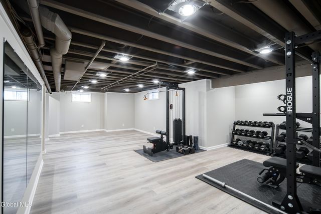 42 Chester Drive, Halfmoon, NY 12118