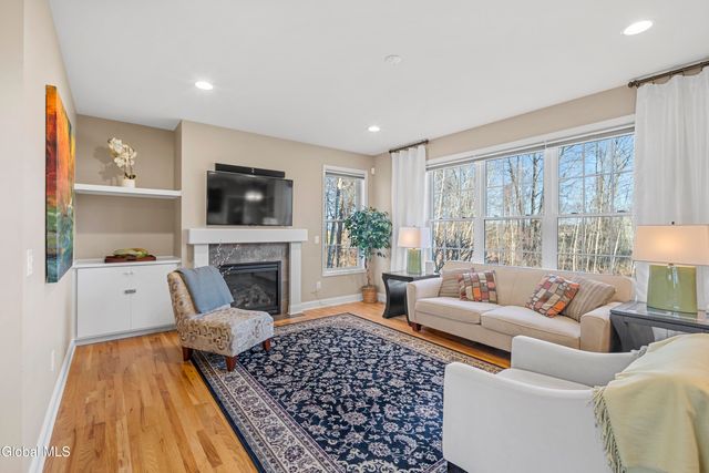 42 Chester Drive, Halfmoon, NY 12118