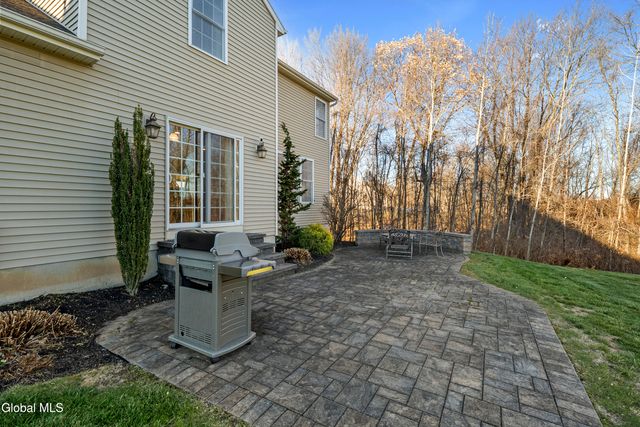 42 Chester Drive, Halfmoon, NY 12118