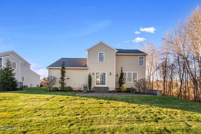 42 Chester Drive, Halfmoon, NY 12118